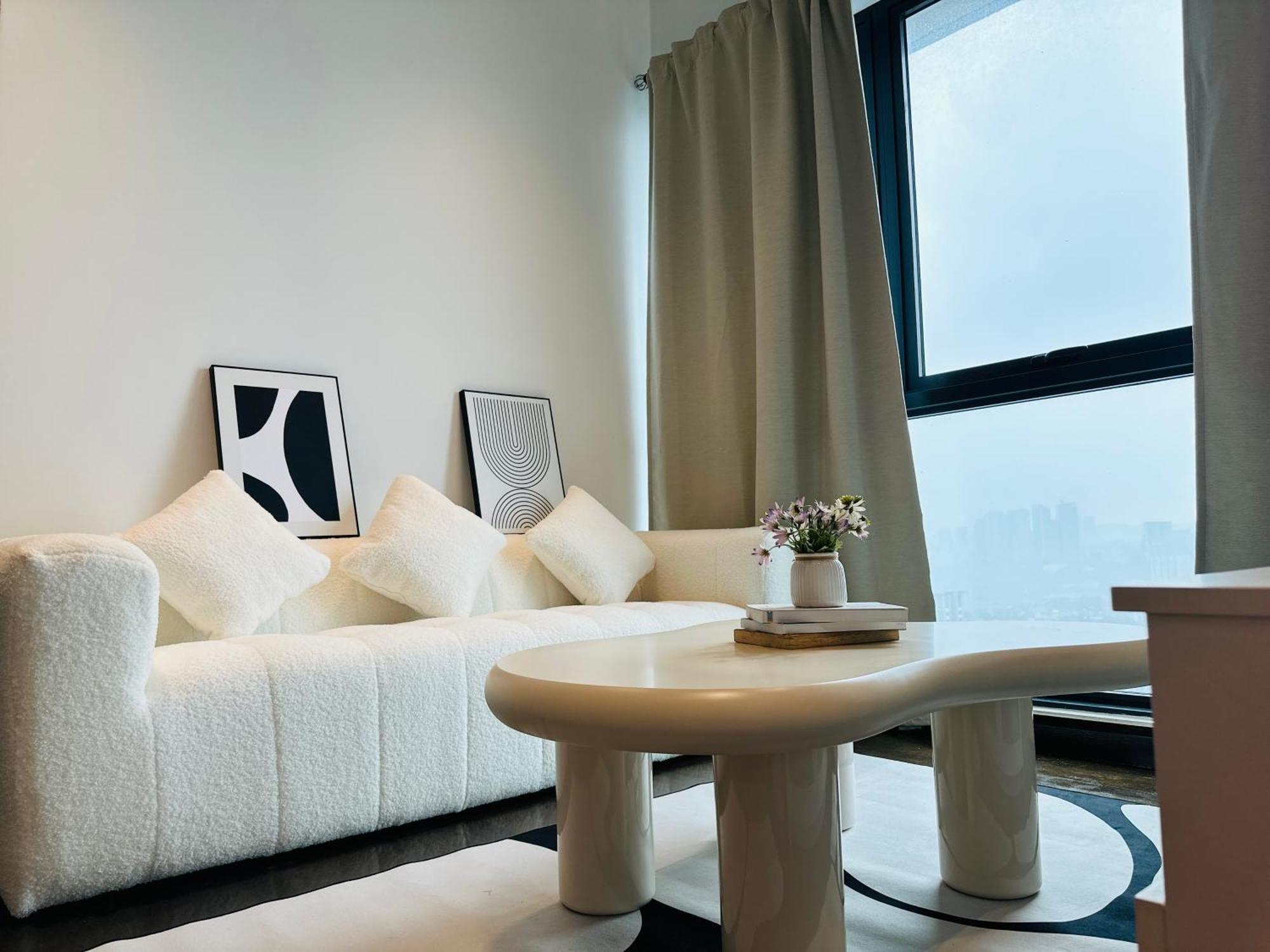V Suites-27 Aparthotel *