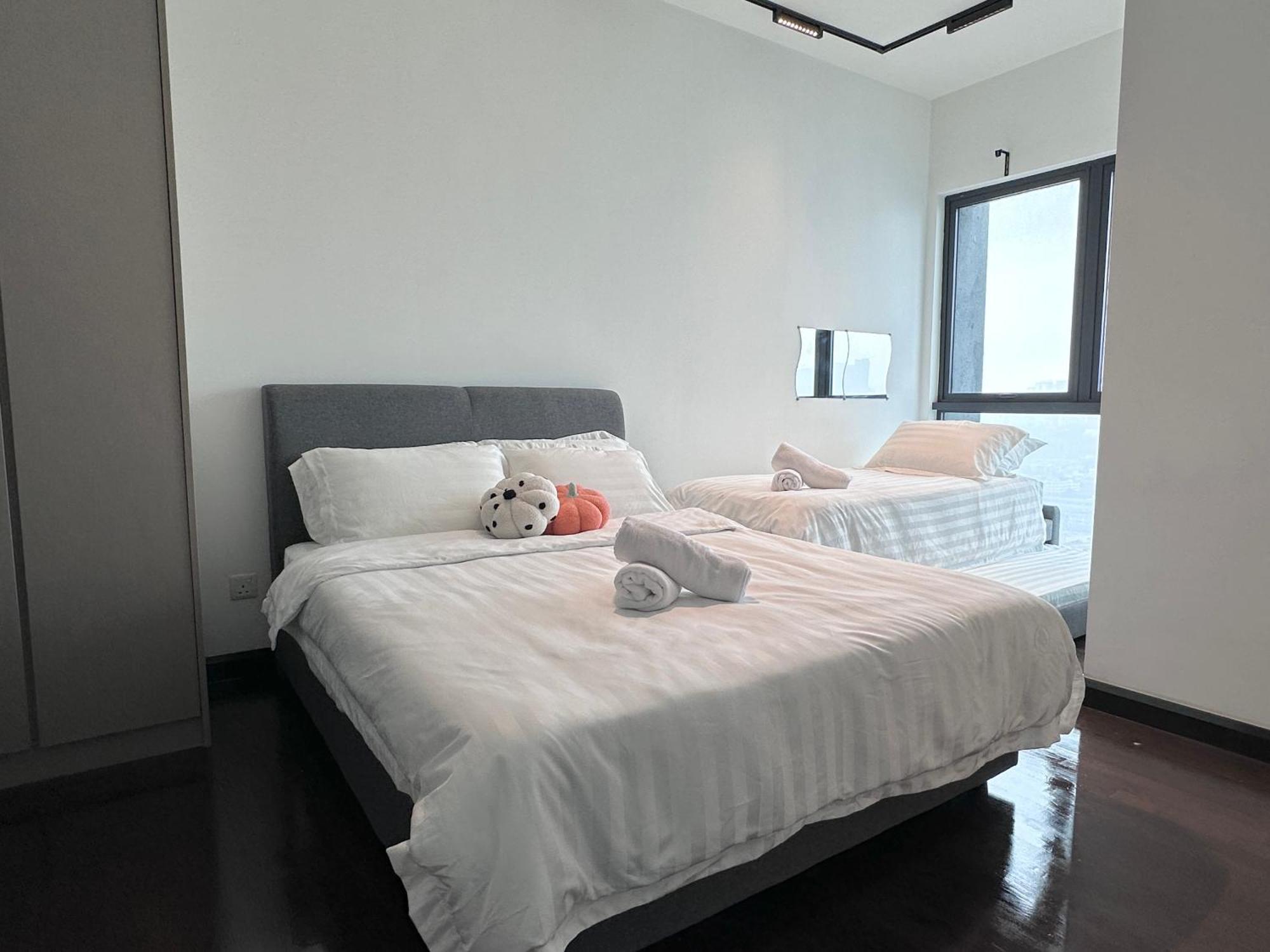 V Suites-27 Aparthotel *